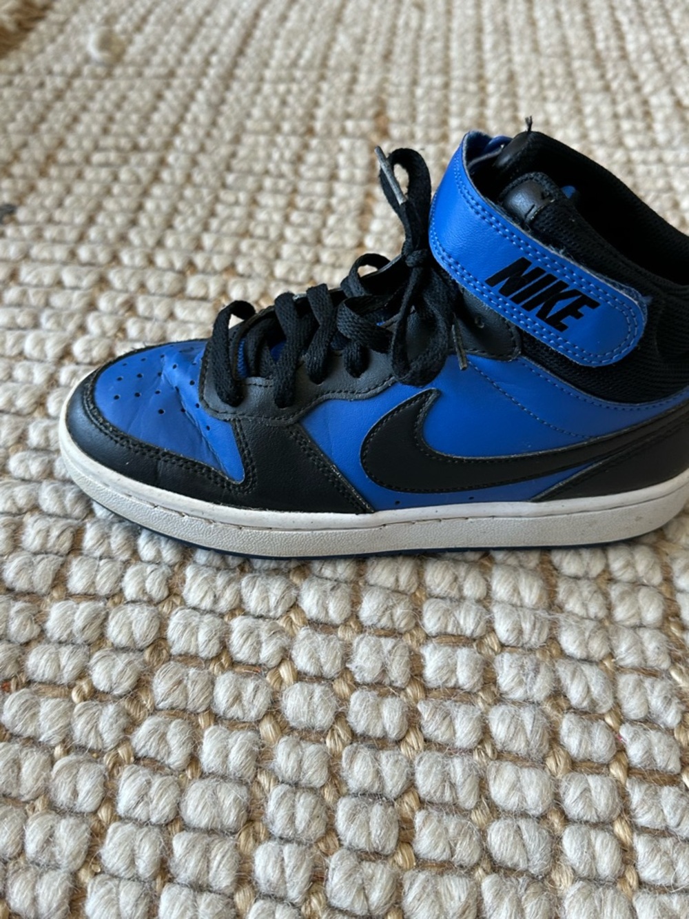 Nike shoes Court borough mid tops boys size 4.5 - Picture 5 of 15